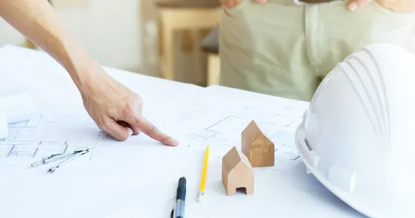 Casa moderna construida por ConstruHomesCR en La Fortuna de San Carlos